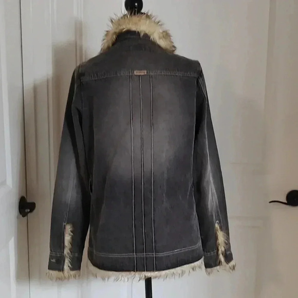 Billabong jacket - Picture 2 of 5